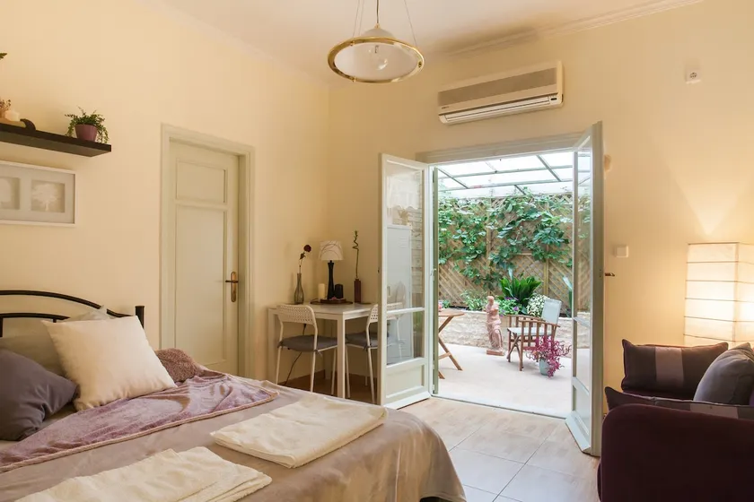 Beautiful place under Acropolis - Image 1