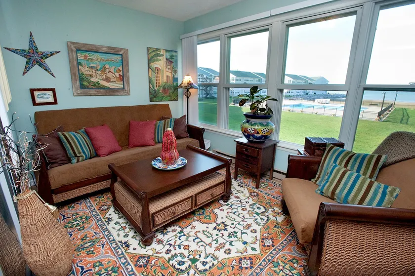 Gorgeous Lakefront Condo POOL/BEACH - Image 1