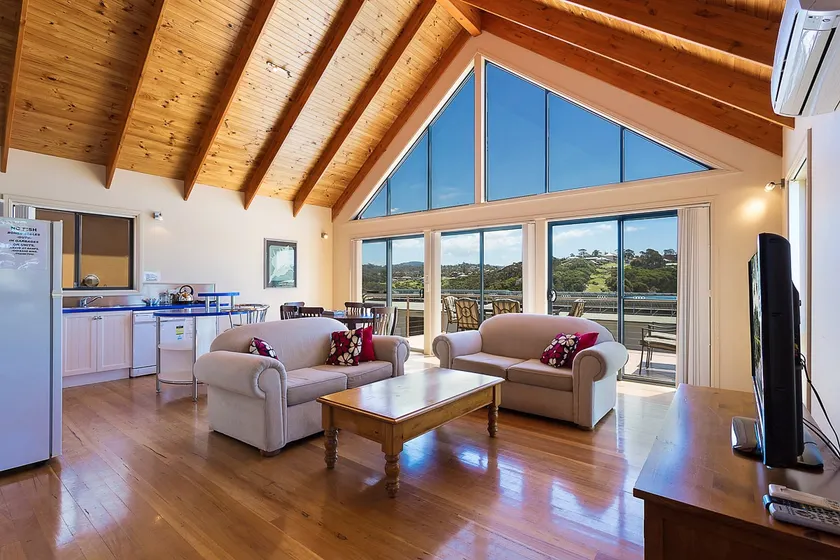 Snug Cove Villa - Image 1