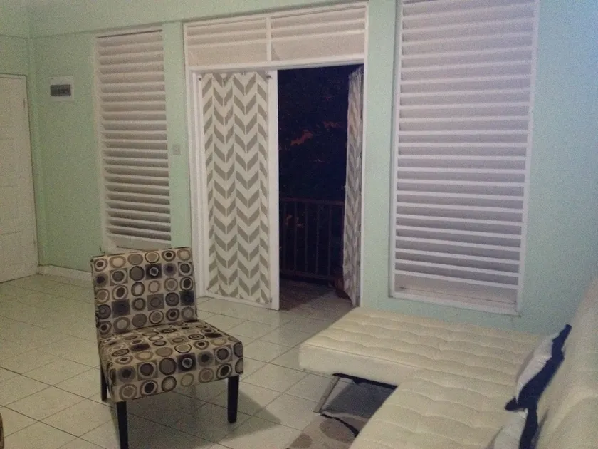 North Grove Convenient Apartment 1 - Image 1
