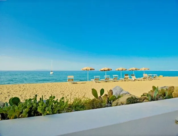 Beach-side with pool- Salina A apt. - Image 1