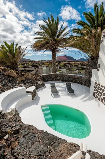 An Oasis in the middle of the Volcano! - Image 1