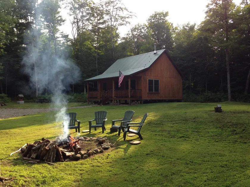 Upscale Cozy Cabin in the Woods, LETCHWORTH, Stony Brook Parks, Wineries - Image 1