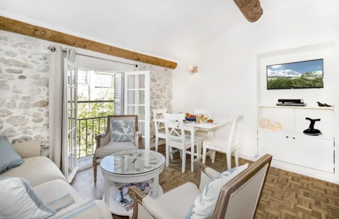 Chic appt with AC/WIFI for 4 in center old Antibes - Image 1