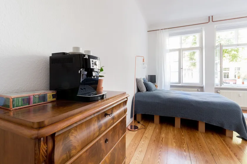 Modern studio in an Art Nouveau building - Image 1