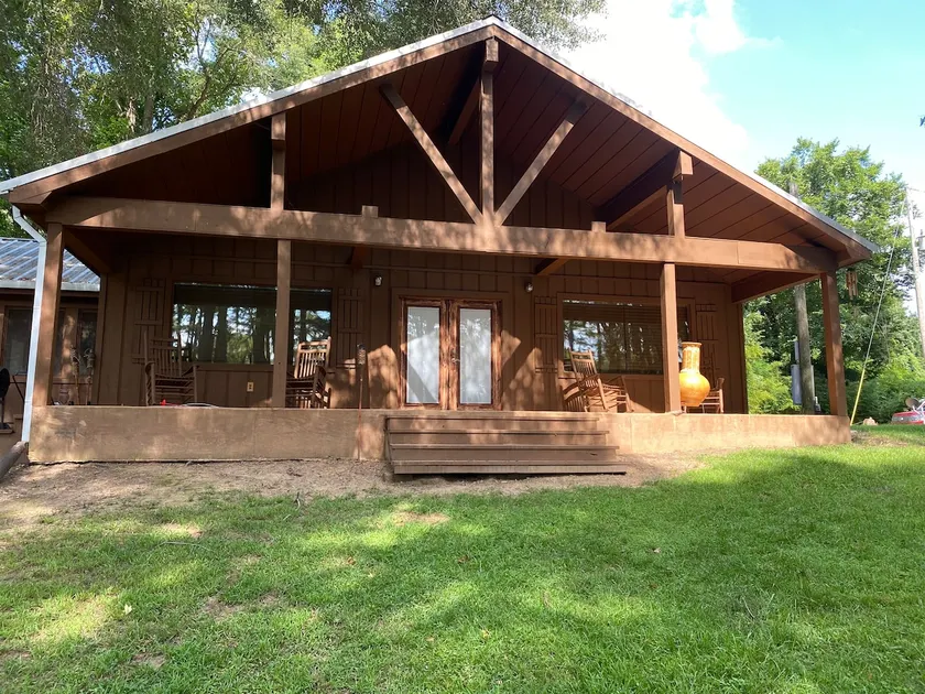 The Waters Edge is a beautiful 3 bed 1 loft Cabin - Image 1