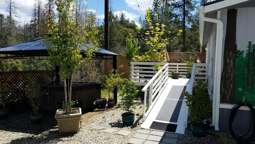 Yosemite and Bass lake getaway with hot tub - Image 1