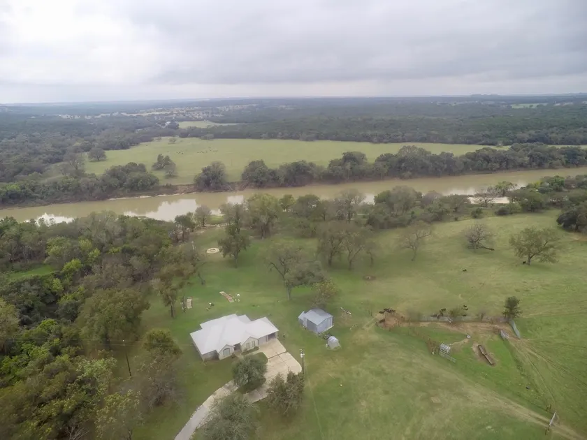 River View House at Robby's Ranch in the Brazos - Image 1
