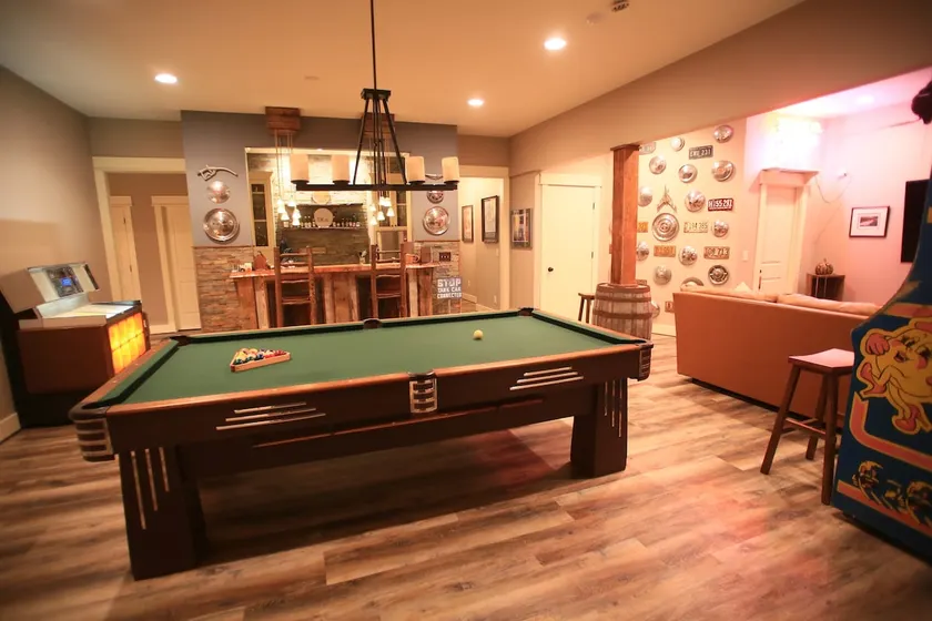 Fun retreat! Hot tub & Game Rm! - Image 1