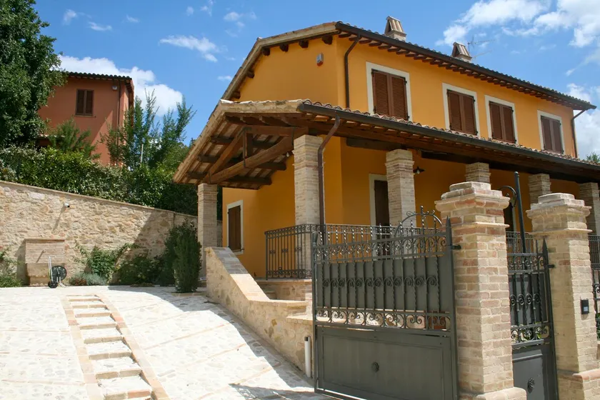 Altes Landhaus und Pool in Umbrian Hills zwischen Foligno und Assisi - Image 1