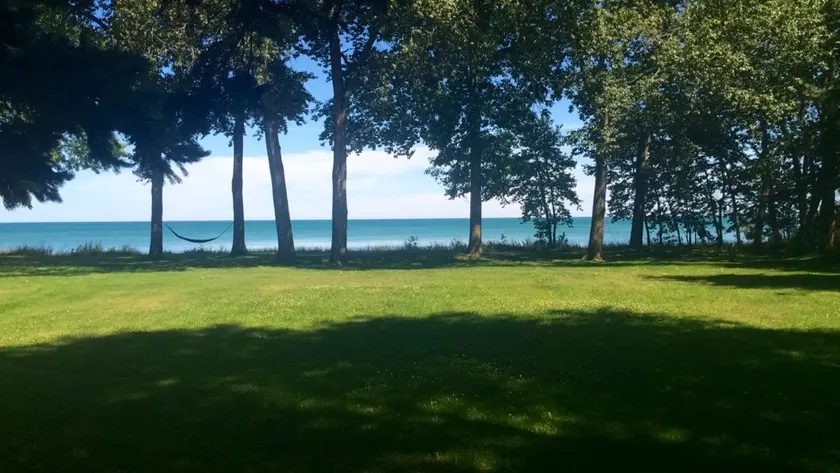 Serene Lakefront Home - Image 1