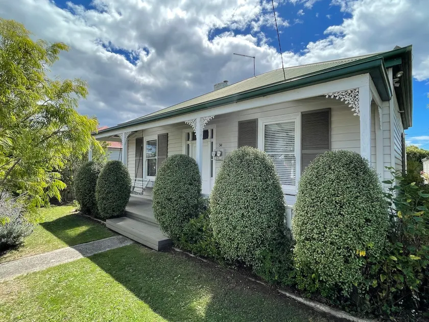 Gorgeous, Cosy Cottage... Inner city location ! - Image 1