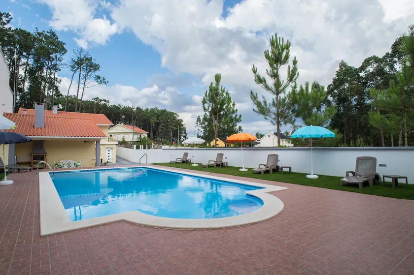 Residencia ”Os Pinheirais” - Image 1