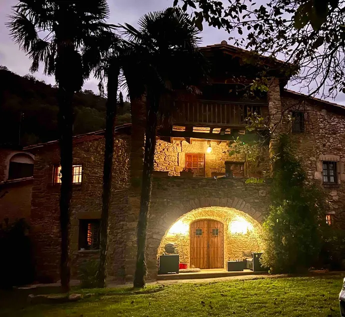 Farmhouse in La Garrotxa - Image 1