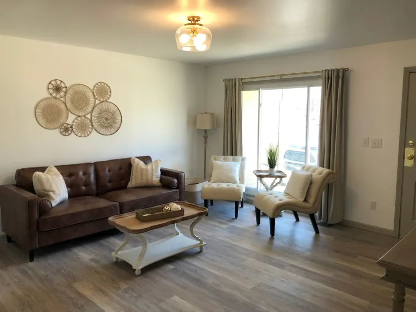 French Cottage Style 3 bed, 1 bath house - Image 1