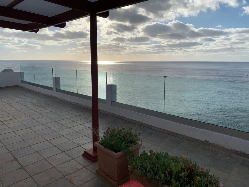 House in the Front Line of the Sea - Image 1
