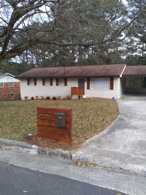 Newly renovated home minutes away from airport. - Image 1