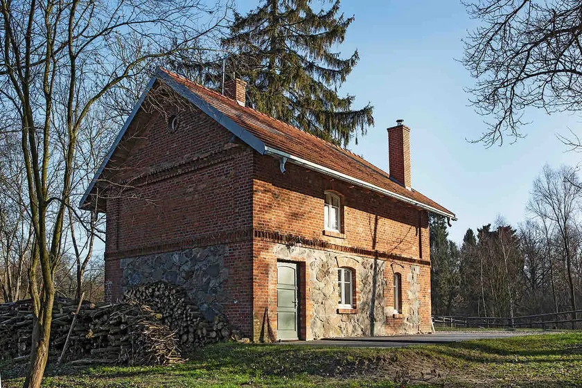 The Red House / Dom Czerwony - Image 1