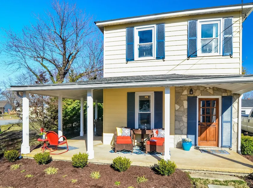 Beach Blonde Cottage - Image 1