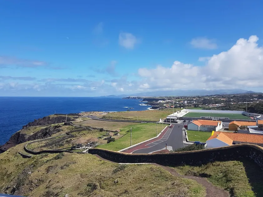 EasSeaside Azzorre Villa 🏡con piscina naturale, patio e barbecue - Image 1