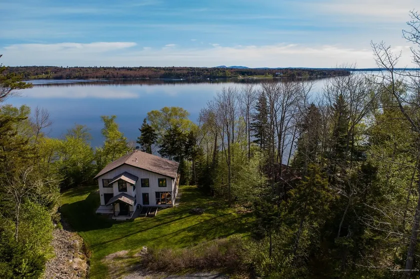 Oceanfront, water views, Overlook at Shore Haven, sleeps up to 12 - Image 1