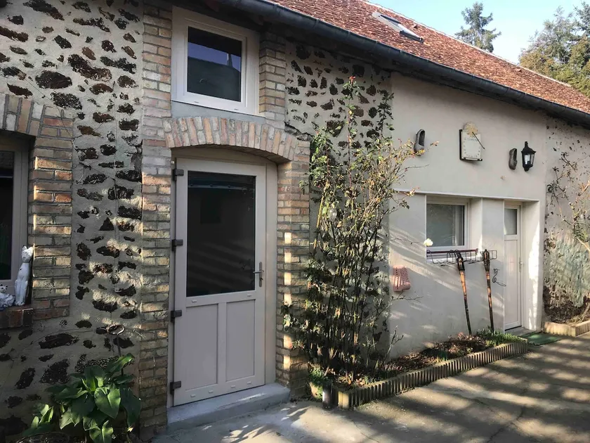 Independent accommodation - Image 1