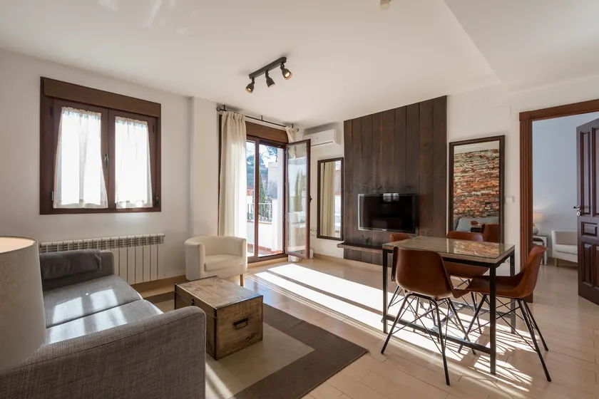 Dalahorra Apartment Terrace, parking & views - Image 1