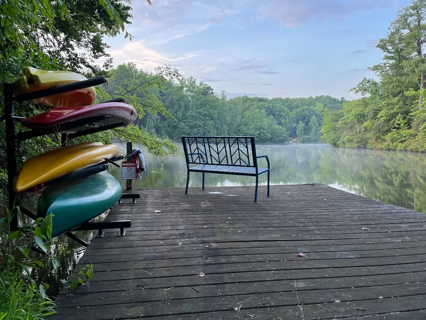 Lakefront/Dock, Cove, Boats, HotTub, Woods & Beach - Image 1
