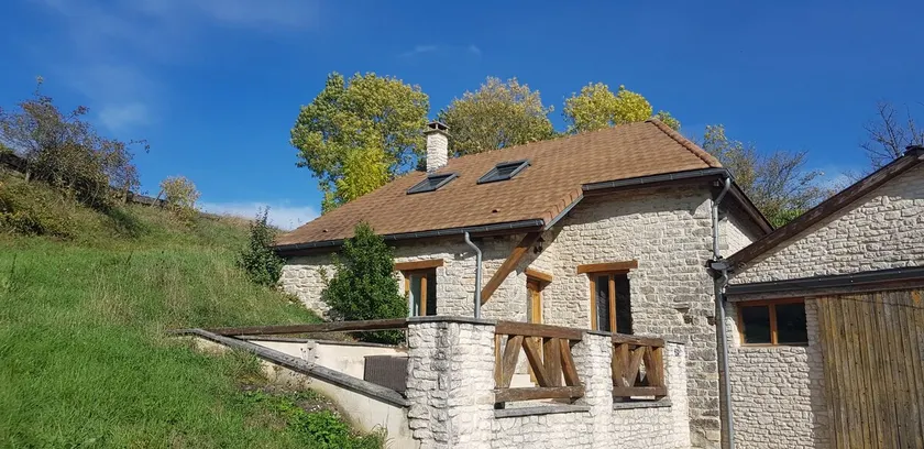 Unique mezzanine studio in the heart of the vineyards - Image 1