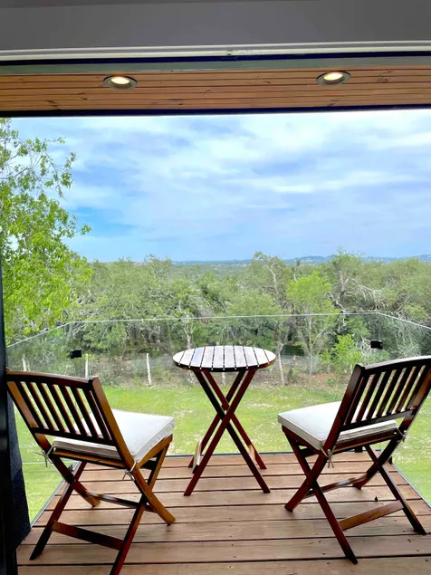 *Glass balcony retreat* Near 6-Flags & Beorne - Image 1