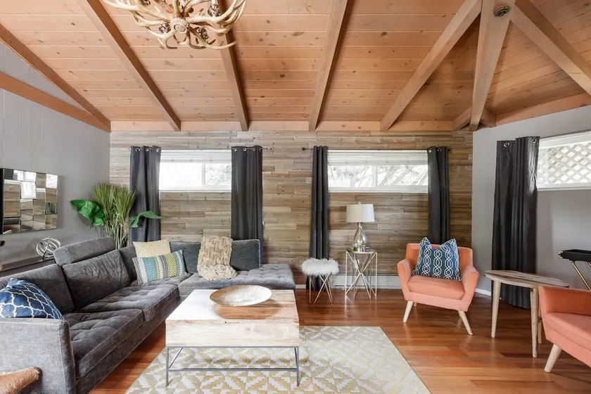 Lovely and Spacious Ranch-Style Home With a Poolside Oasis - Image 1