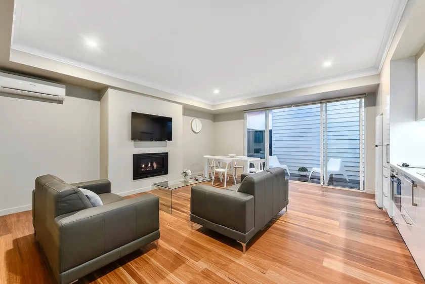 Aloha Central Luxury Apartment 3 - Image 1