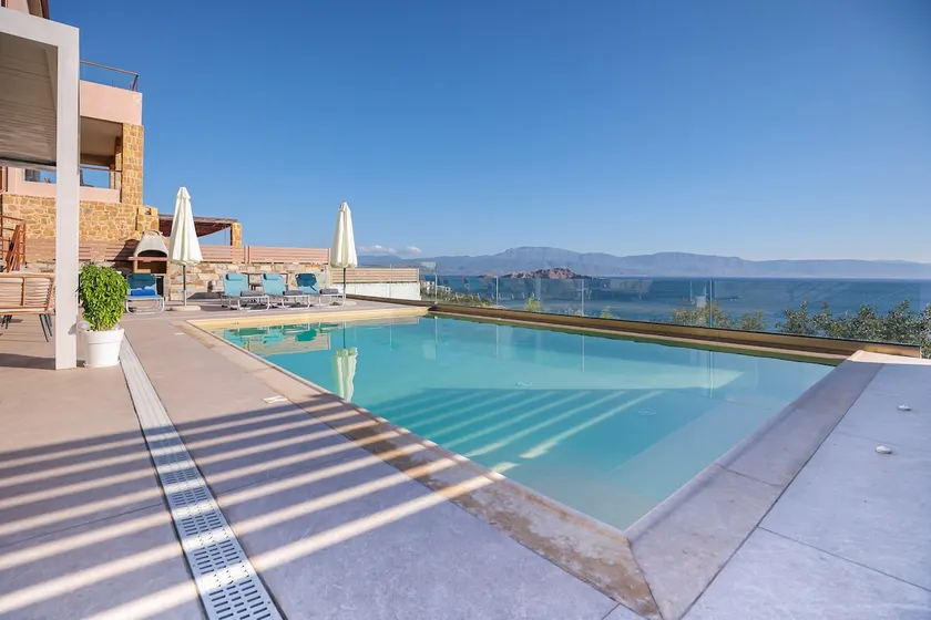 Quiet accommodation, Pool, View: Sea-Pinewood - Image 1