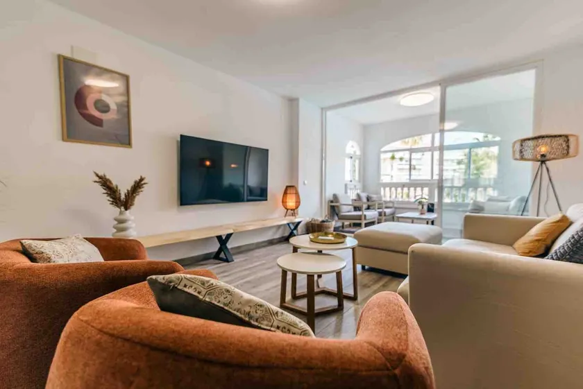New 3 room apartment in a convenient location - Image 1