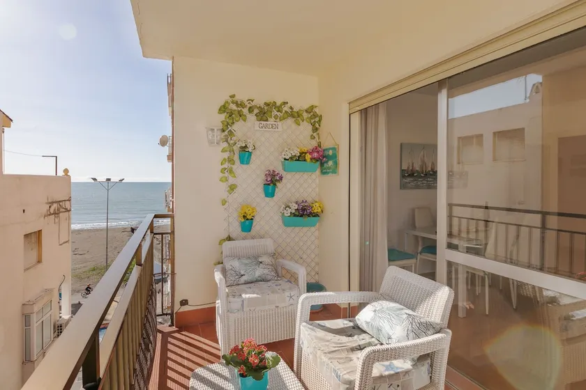 Apartment on the beach in Rincón de la Victoria. - Image 1