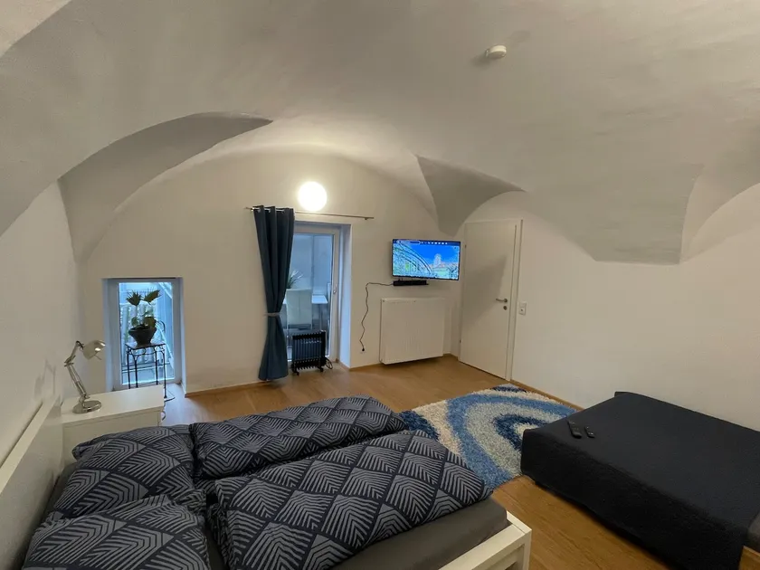 Centrally located condominium with balcony - Image 1