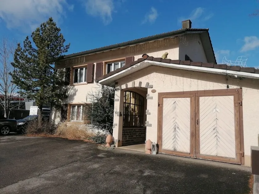 Budget Chalet at Lucerne City! - Image 1