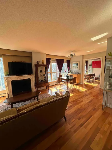 Excellent location-Entire Stylish Condo-1 parking - Image 1