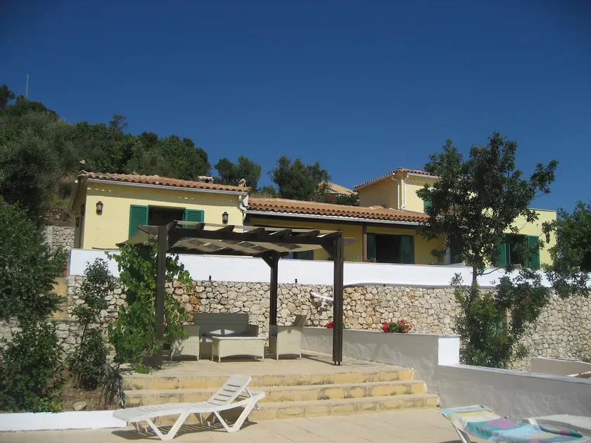Villa in Skinari - Image 1