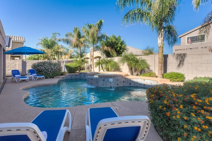 SUNLAND VILLA - High End resort with heated pool/spa, few minutes to golf course - Image 1