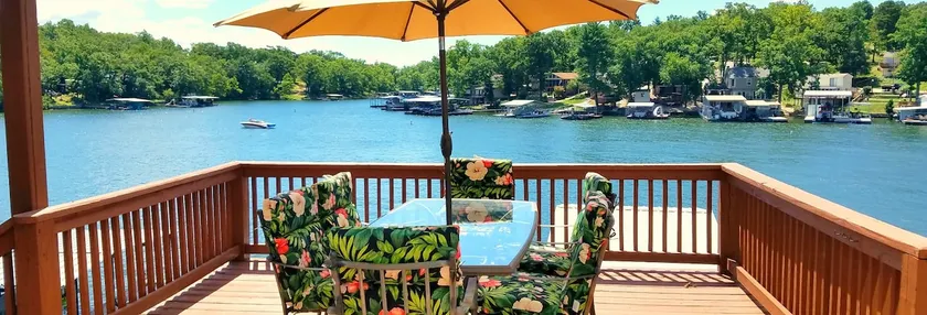 8MM!2 kitchens,2 levels,3 decks,2 docks!Sleeps 18! - Image 1