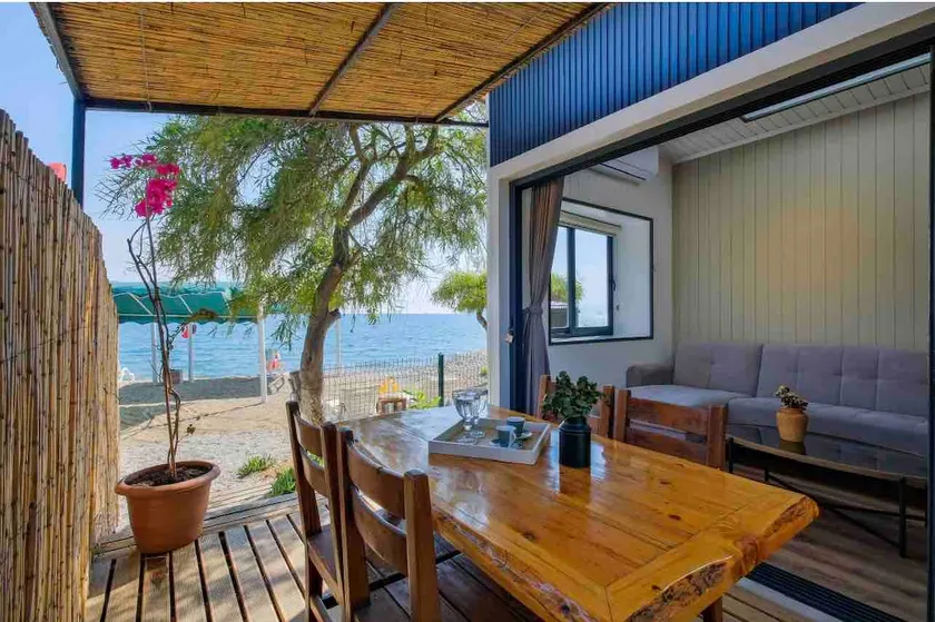 A spacious bungalow offering sea and beach comfort - Image 1