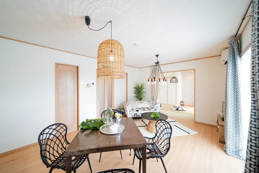 5 bedroom/3 parking free/BBQ/Stylish private house - Image 1