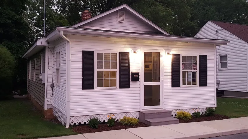 Cottage Just Off North East's Main Street - Image 1