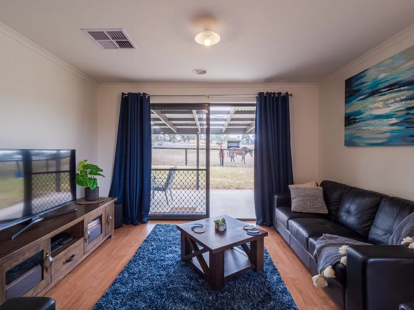 Relaxing Country Retreat | 10 Mins to Bendigo CBD - Image 1