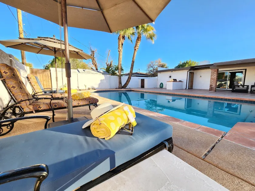 Casa Blanca - Enjoy Heated Pool Upon Request - Image 1