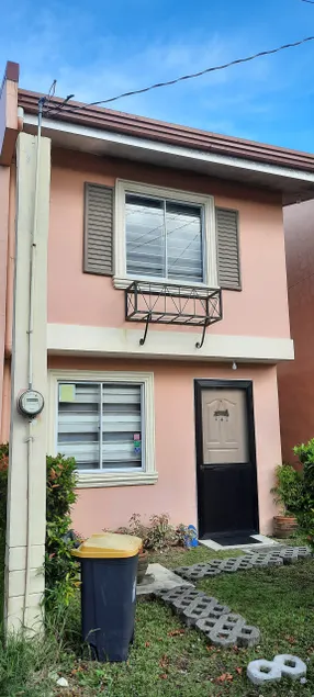 Lipa Stays - Image 1