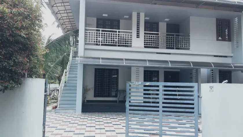 3BHK fully furnished  near Lulu - Image 1