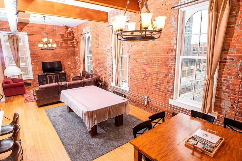 Luxurious Downtown Condo by Georgia St - Image 1