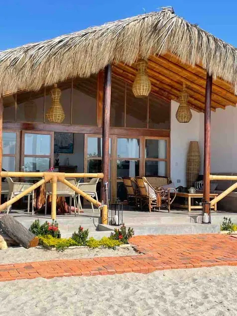 CASA LUNA beach house, beachfront with A/C - Image 1